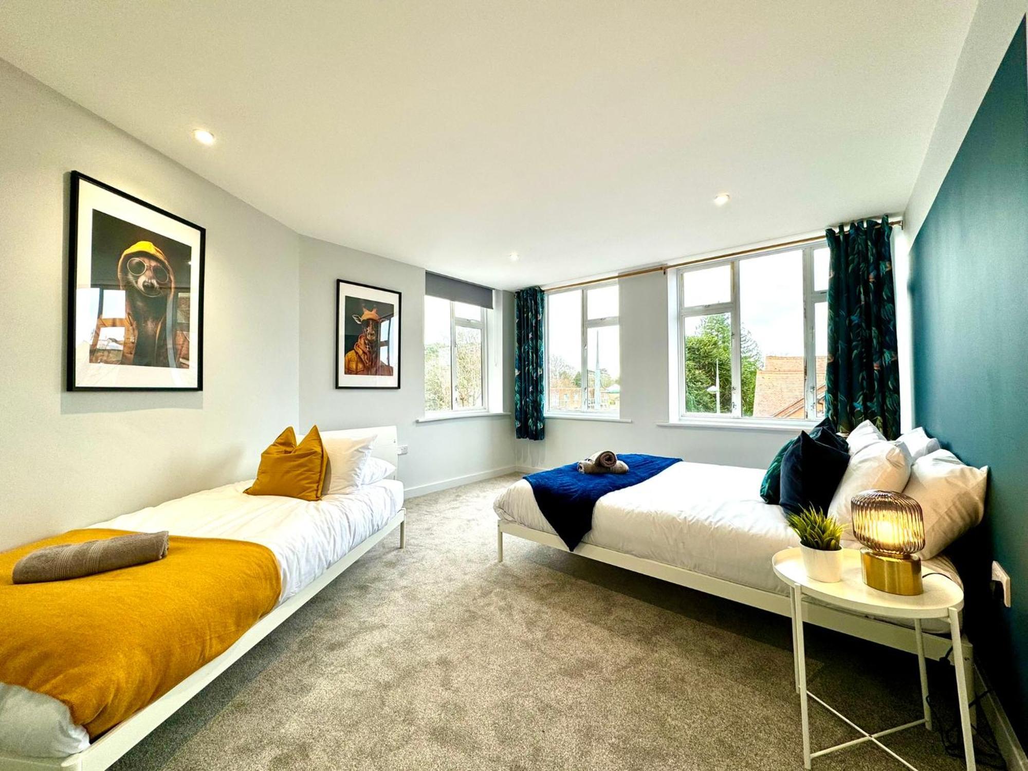 Amazing Large 3 Bedroom Apartment - Sleeps 8! Борнмут Экстерьер фото