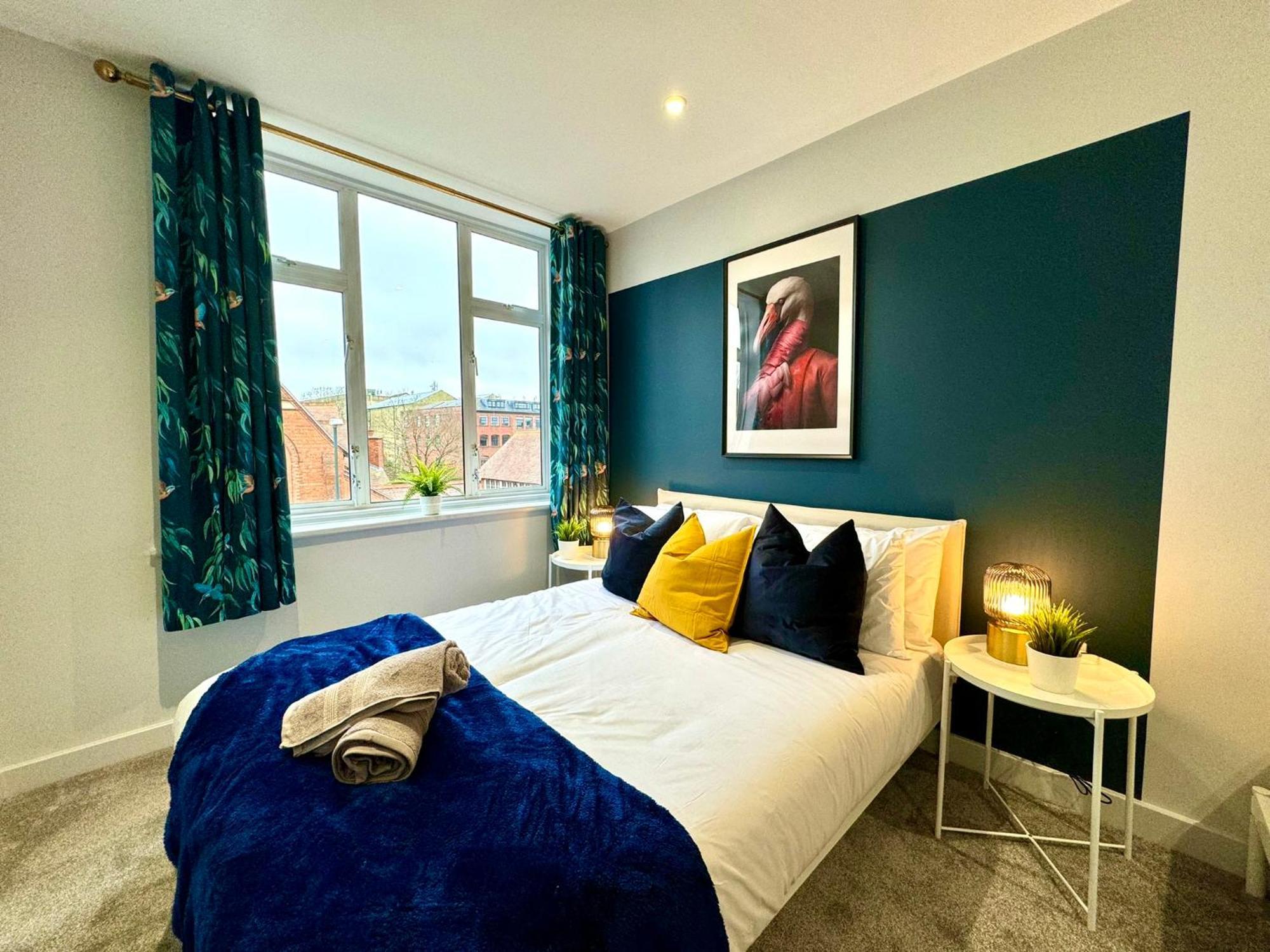 Amazing Large 3 Bedroom Apartment - Sleeps 8! Борнмут Экстерьер фото