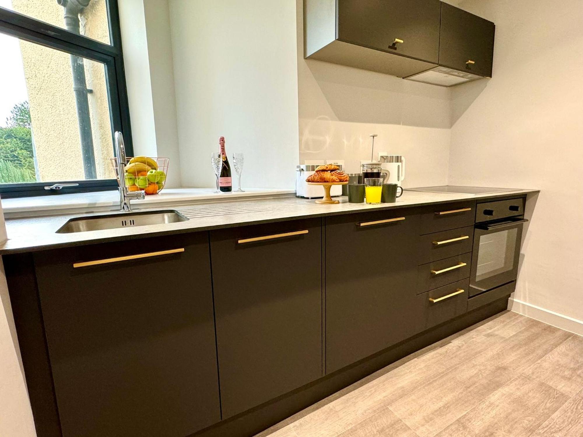 Amazing Large 3 Bedroom Apartment - Sleeps 8! Борнмут Экстерьер фото