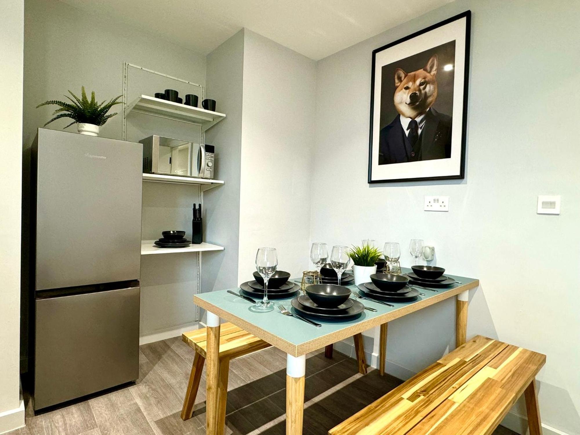 Amazing Large 3 Bedroom Apartment - Sleeps 8! Борнмут Экстерьер фото