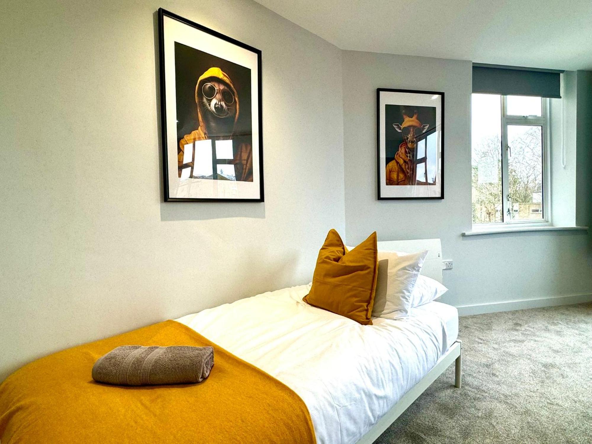 Amazing Large 3 Bedroom Apartment - Sleeps 8! Борнмут Экстерьер фото